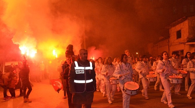 Sinop'ta fener alayı düzenlendi