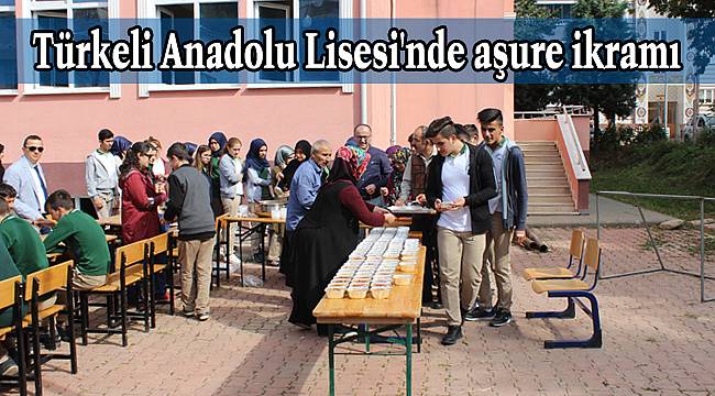 Anadolu Lisesi'nde aşure ikramı
