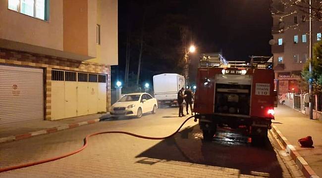 Türkeli'de 6 katlı binanın çatısında yangın