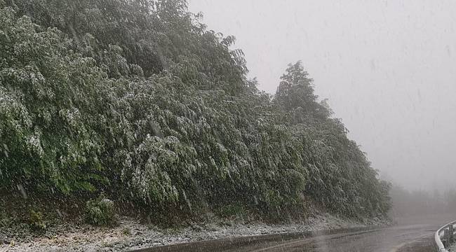 Yaralıgöz Dağı'nda Mayıs ayında kar sürprizi