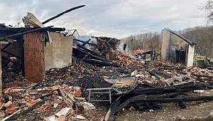 Yaşlı çift yangında hayatını kaybetti