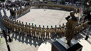 Mehmetçiklerimiz, Ayancık'tan alkışlarla uğurlandı