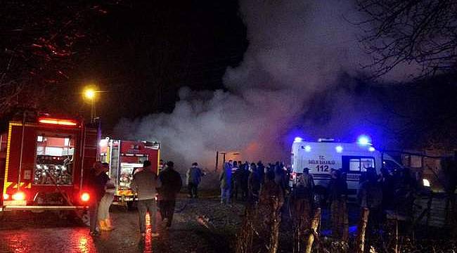Sinop'taki yangında bir aile evsiz kaldı
