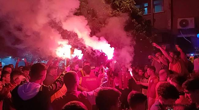 Türkeli'de Galatasaray taraftarları şampiyonluğu kutladı