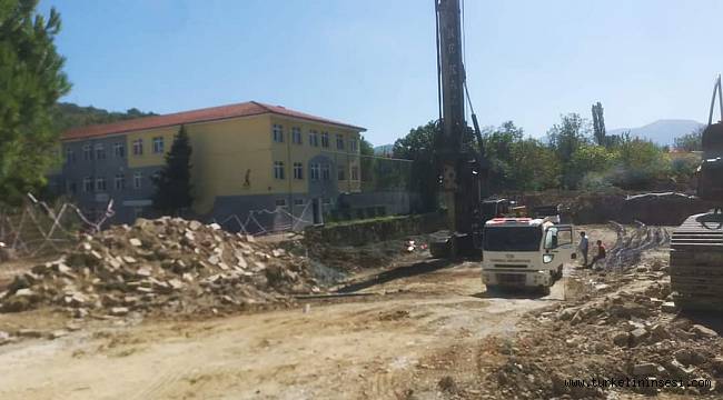 Okul yanındaki çalışmalara velilerden tepki