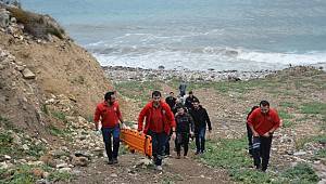 Sinop'ta bir balıkçı denizde mahsur kaldı