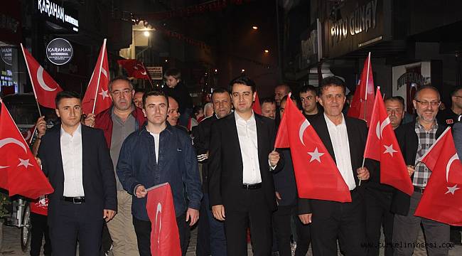 Türkeli'de fener alayı düzenlendi
