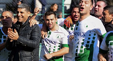 İzmir'de futbol turnuvası düzenlendi