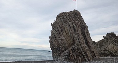 50 yıl sonra ilk: Deniz, kayalıkların çevresinden çekildi