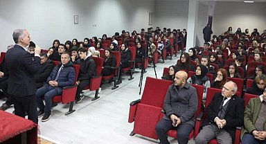 Başkan Taban, "Genç Bakış" programlarında öğrencilerle bir araya geldi