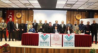 Bursa'da 'Bozkırın Bilgesi Cengiz Aytmatov' konulu panel düzenlendi