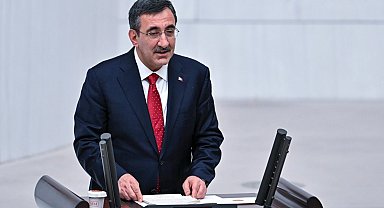 Cumhurbaşkanlığı tasarruf tedbirlerine uyuyor mu? Yanıt Cevdet Yılmaz'dan geldi