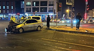 Düzce'de iki otomobil çarpıştı! 4 yaralı