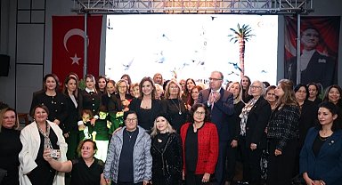 Egeli turizmcilerden Cumhuriyetin 101'nci yılına özel kutlama