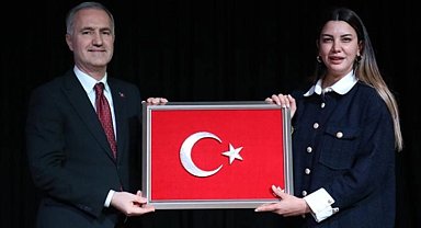 Fulya Öztürk Ortadoğu gözlemlerini Bursa'da anlattı