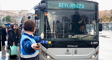 İETT'de ilk kadın metrobüs denetim amiri iş başında