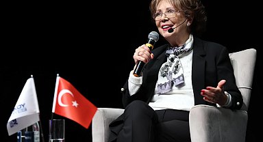 İstanbul Bakırköy'de "Eşitlik Yolunda 90 Yıl" Söyleşisi