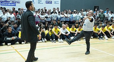 İstanbul'da kulaçlar ve goller engellere karşı atıldı