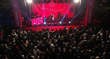 İzmir'de Mansur Ark rüzgârı