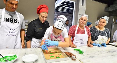 İzmir'de 'Meslek Fabrikası' binlerce kişiye umut oldu