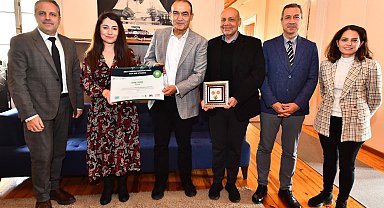 İzmir'e "En İyi 100 Hikaye Ödülü" sertifikası verildi