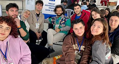 İzmirli gençler "fark edil-fark ettir" diyerek buluştu