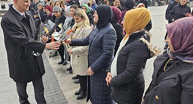 Kocaeli Gölcük'te Dünya Kadın Hakları Günü kutlandı