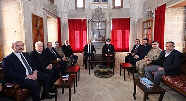 Mardin Valisi Tuncay Akkoyun, Süryanilerin Doğuş Bayramını kutladı
