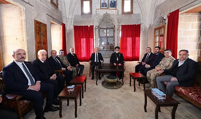 Mardin Valisi Tuncay Akkoyun, Süryanilerin Doğuş Bayramını kutladı