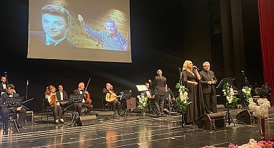 'Sanat Güneşi' Zeki Müren, Bursa'da anıldı
