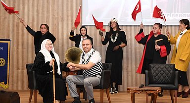 'Zamansız Kadınlar' düşten düşünceye Bursa Osmangazi'de anlatıldı