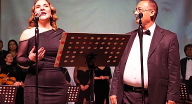Zeki Müren sevilen şarkılarıyla anıldı