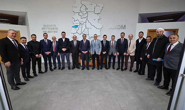 17 başkan AKOM'da 'ortak payda Sakarya' gündemiyle buluştu