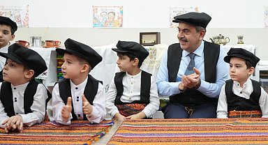 Bakan Tekin miniklerin etkinliklerine katıldı