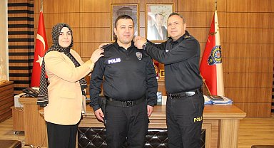 Bilecik Pazaryeri'nde başarılı Emniyet Amirine apoletleri eşi taktı