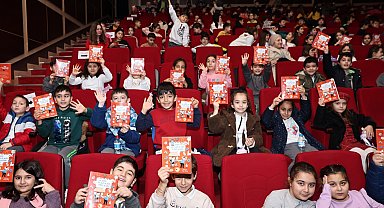 Bursa Nilüfer'de Kitap Söyleşileri'nin son konuğu Burcu Ünsal oldu.