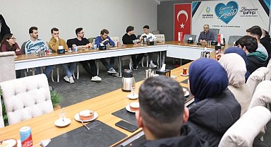 Çayırova'da Başkan Çiftçi, üniversitelilerle buluştu