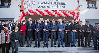 CHP lideri Özel, İzmir'de okul ve kent lokantasını açtı