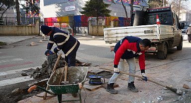 Düzce'de kaldırım çalışmaları devam ediyor