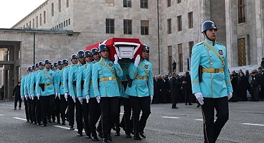 Eski bakan Nahit Menteşe son yolculuğuna uğurlandı