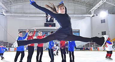 İzmir'den "karneni al gel" spor çağrısı