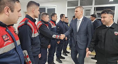 Kocaeli Gölcük'te Başkan Sezer yılbaşı gecesi yalnız bırakmadı