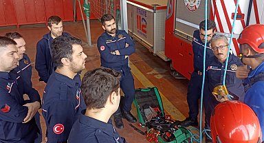 Kocaeli'de İtfaiye erlerine ''İple Erişim Teknikleri Eğitimi" verildi
