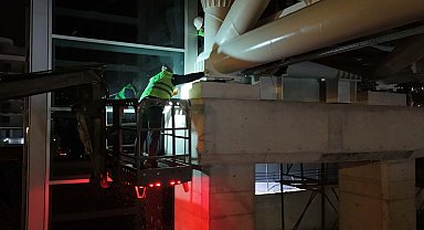 Kocaeli'de üst geçide 120 tonluk çelik aksamı monte edildi