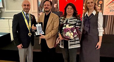 Prof. Mehmet Ali Sanlıkol'a Rotary Meslek Hizmet Ödülü