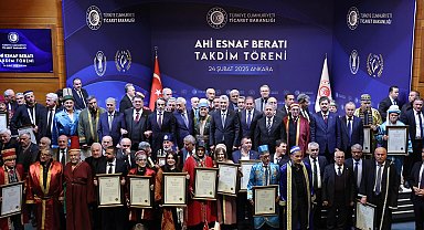 Ahi esnaflara beratlar Bakan Bolat'tan