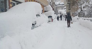 Artvin'de kar 217 köye ulaşımı kesti!