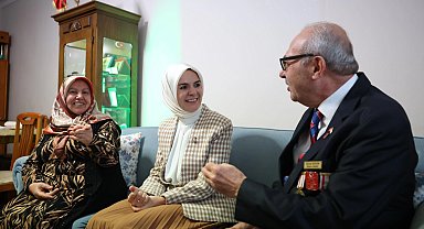 Bakan Göktaş'tan yarım yüzyıllık aşka sürpriz ziyaret