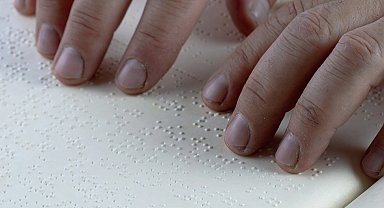 Bankalar körlerden şahit isteyemez! İmza atma ehliyetleri vardır