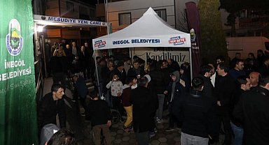 Bursa İnegöl'de farklı camilerde kandil ikramı yapıldı